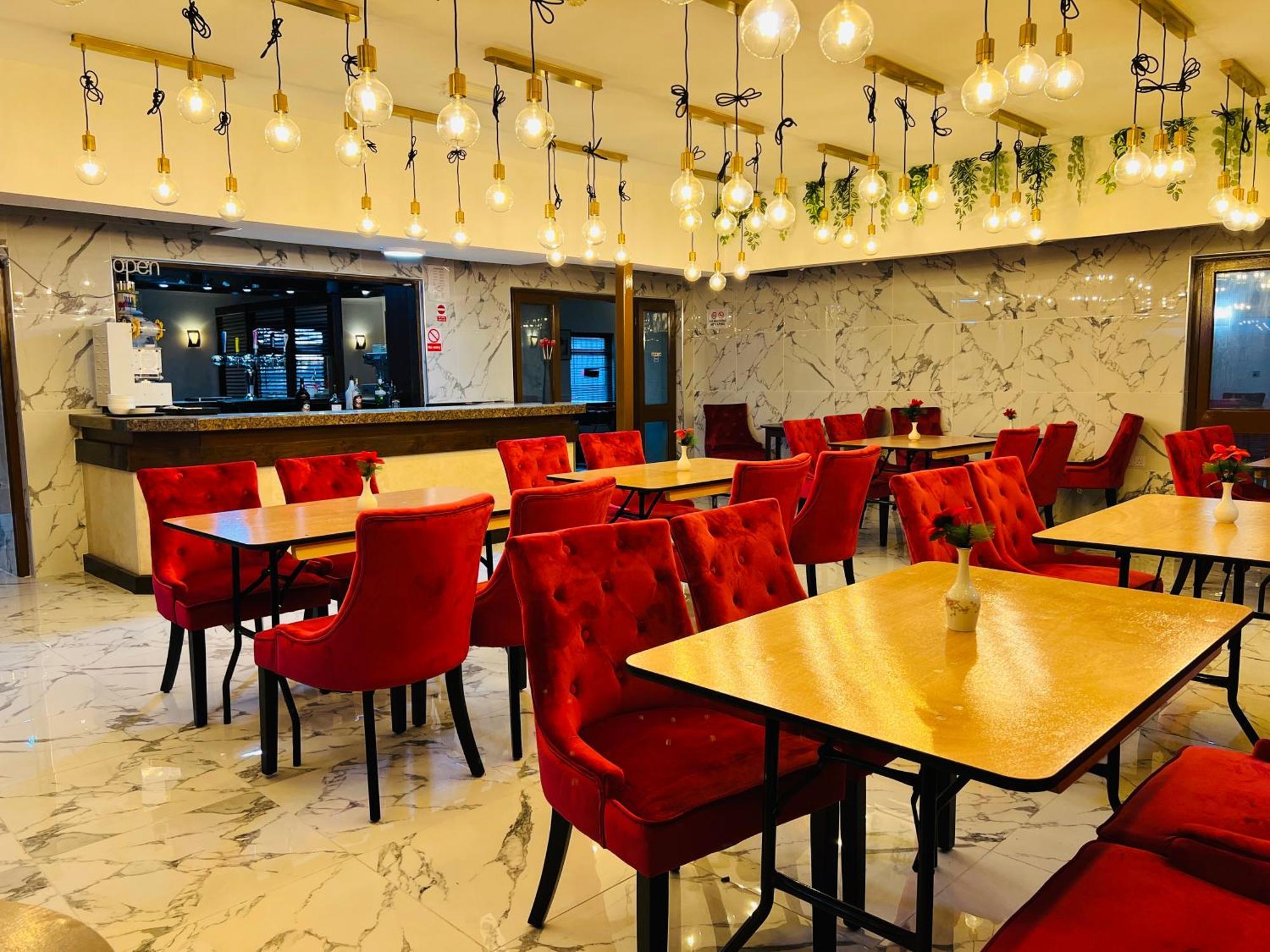 Oyo Stay Inn Express, Cambridge Papworth Everard Εξωτερικό φωτογραφία