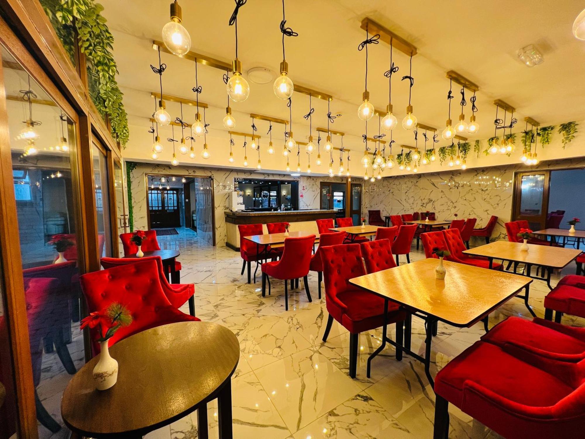 Oyo Stay Inn Express, Cambridge Papworth Everard Εξωτερικό φωτογραφία