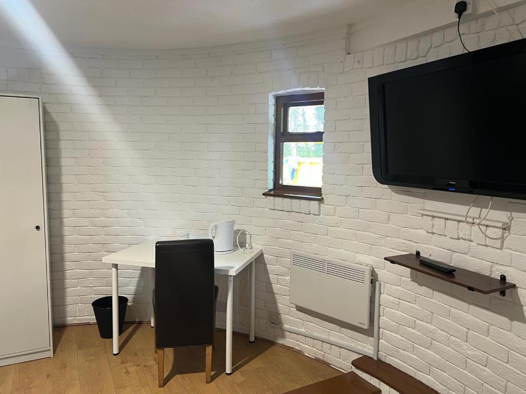 Oyo Stay Inn Express, Cambridge Papworth Everard Εξωτερικό φωτογραφία