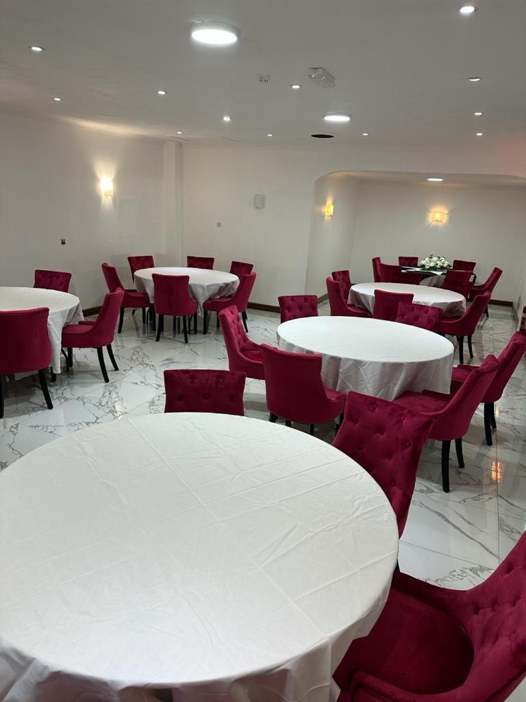 Oyo Stay Inn Express, Cambridge Papworth Everard Εξωτερικό φωτογραφία