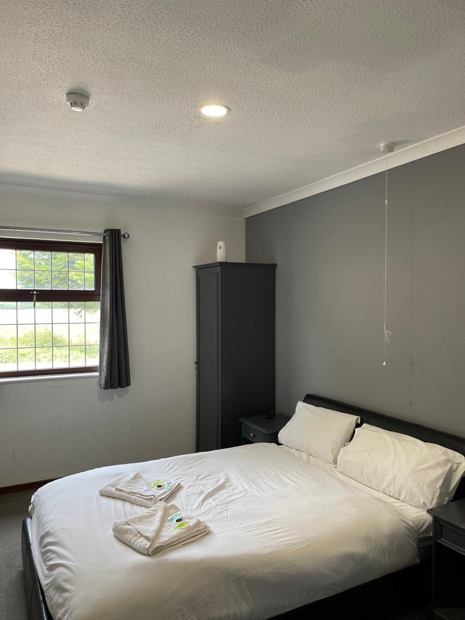 Oyo Stay Inn Express, Cambridge Papworth Everard Εξωτερικό φωτογραφία