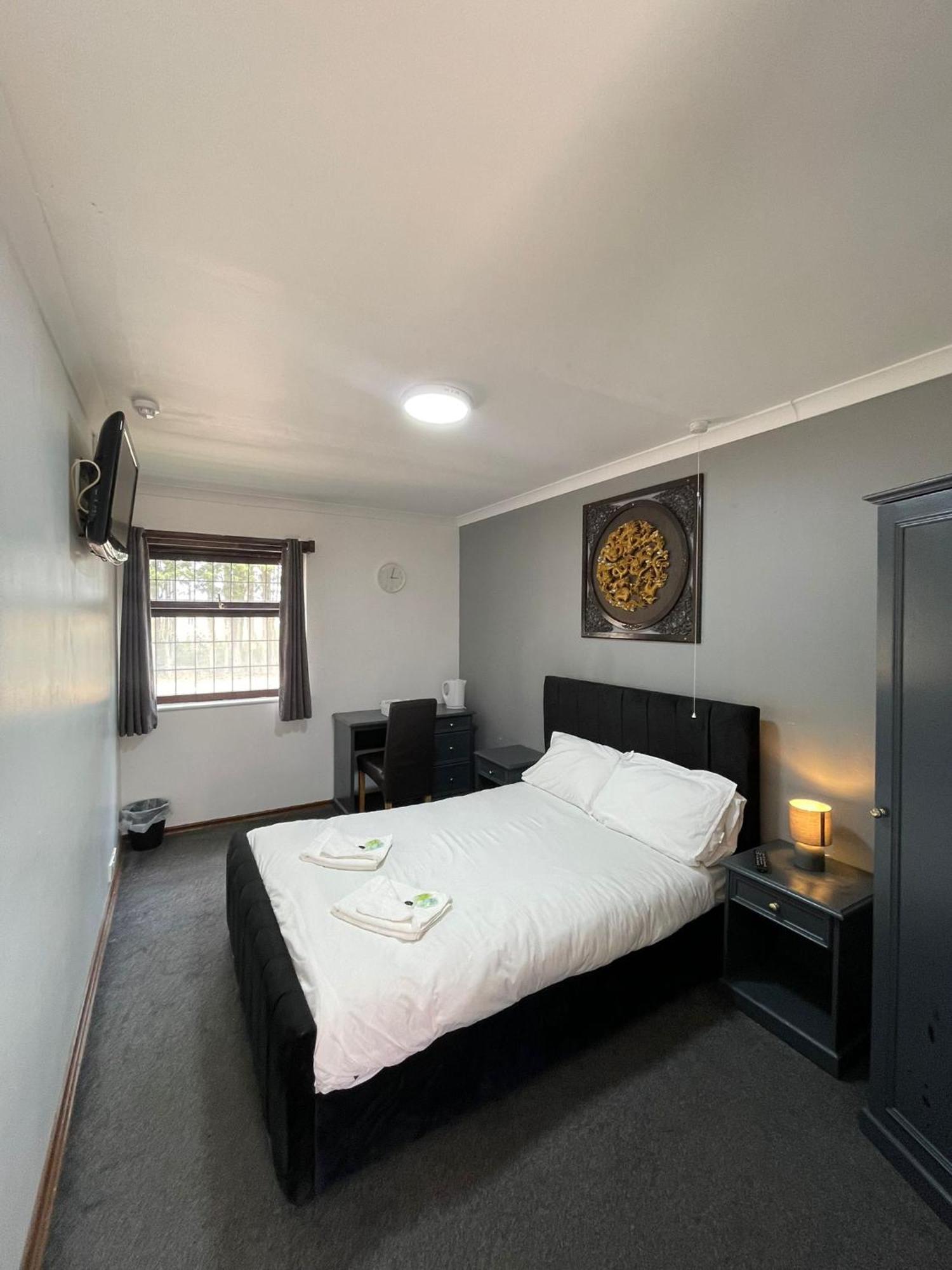 Oyo Stay Inn Express, Cambridge Papworth Everard Εξωτερικό φωτογραφία