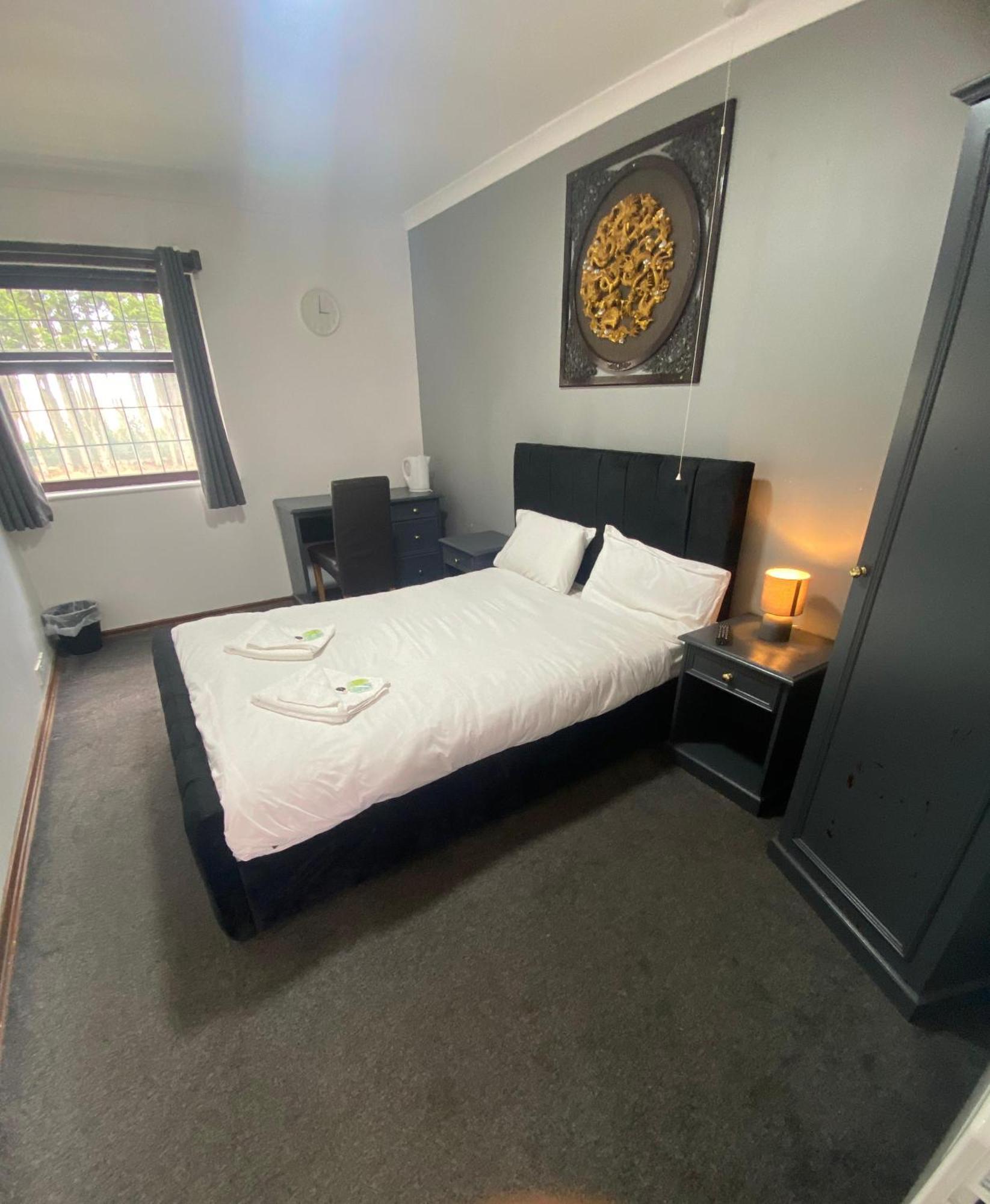 Oyo Stay Inn Express, Cambridge Papworth Everard Εξωτερικό φωτογραφία