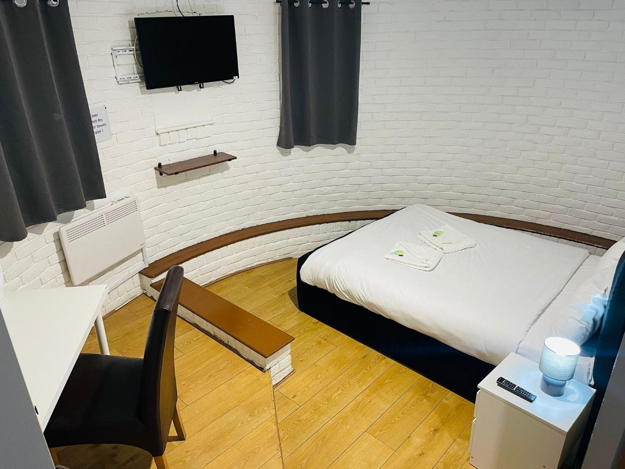 Oyo Stay Inn Express, Cambridge Papworth Everard Εξωτερικό φωτογραφία
